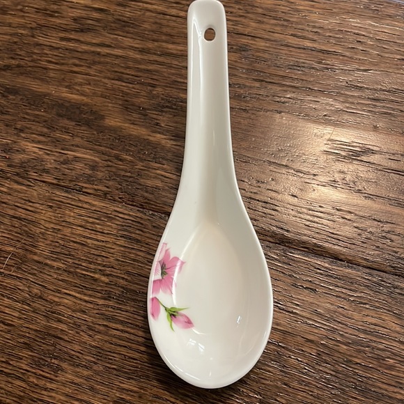 Set of Beautiful Oriental Soup Spoons - Picture 9 of 11